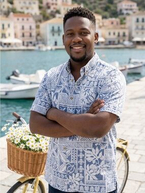 Casual Short-Sleeve Blue & White Printed Button-Down Shirt